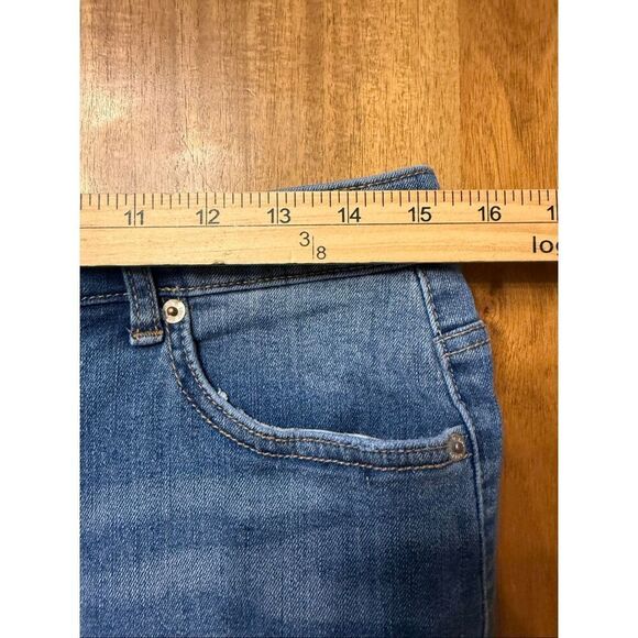 LOGO by Lori Goldstein Shadow Patch Boyfriend Jeans Size 10 - Picture 8 of 10